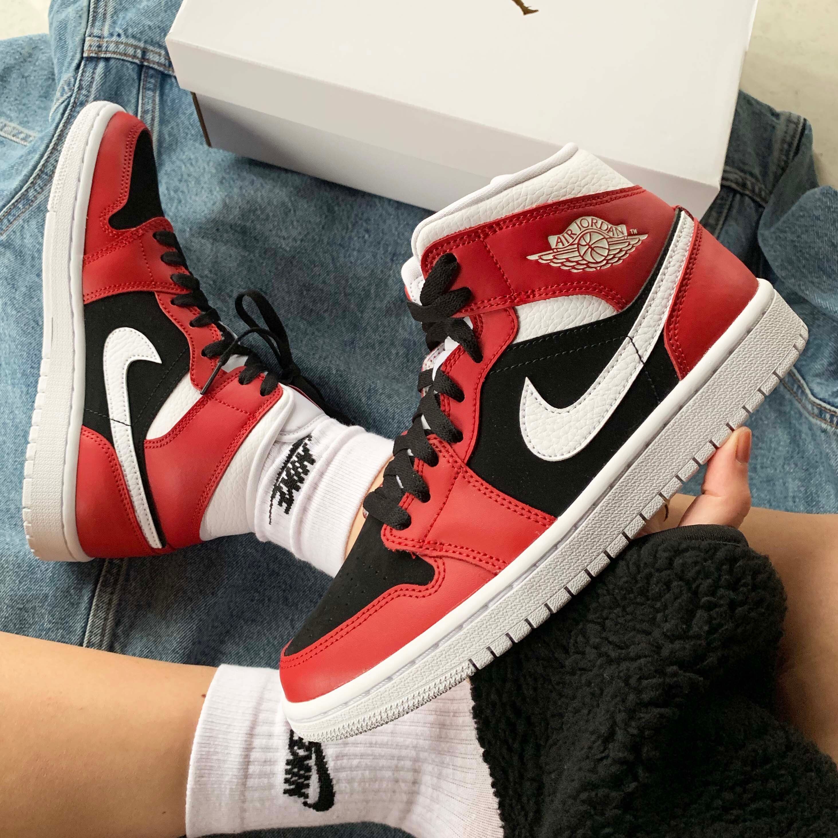 Nike izzy top