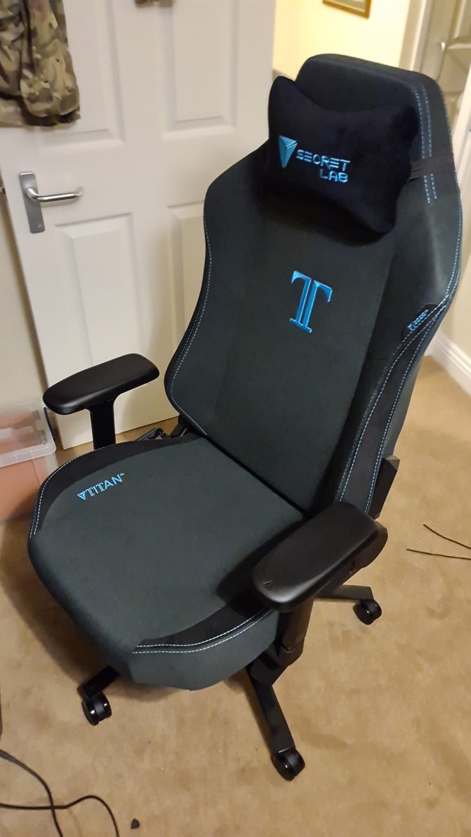 After an arduous 3 month wait with a late delivery - my new chair finally came. Only just finished assembly but build quality and packaging look great. Just a shame about the extended wait. However - customer service via the chat function on the website has been great. #Secretlab