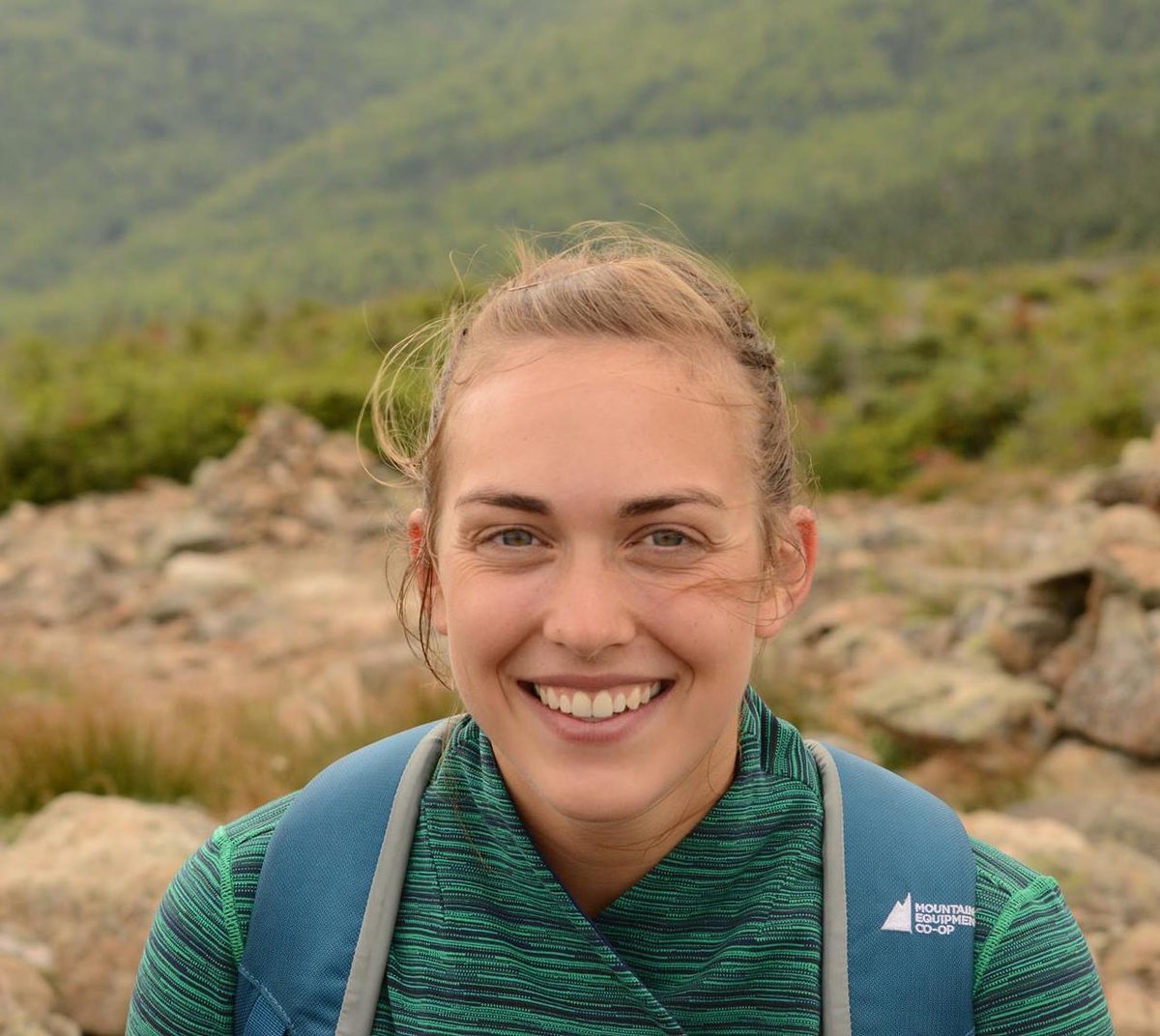 We're delighted to welcome  @EntoSamm who is working on how on-farm habitat affects communities of hoverflies & wild  #bees for their MSc co-supervised by  @ADipteraYoung & welcome back former MSc student  @claire_rubens as a #biodiversity research associate