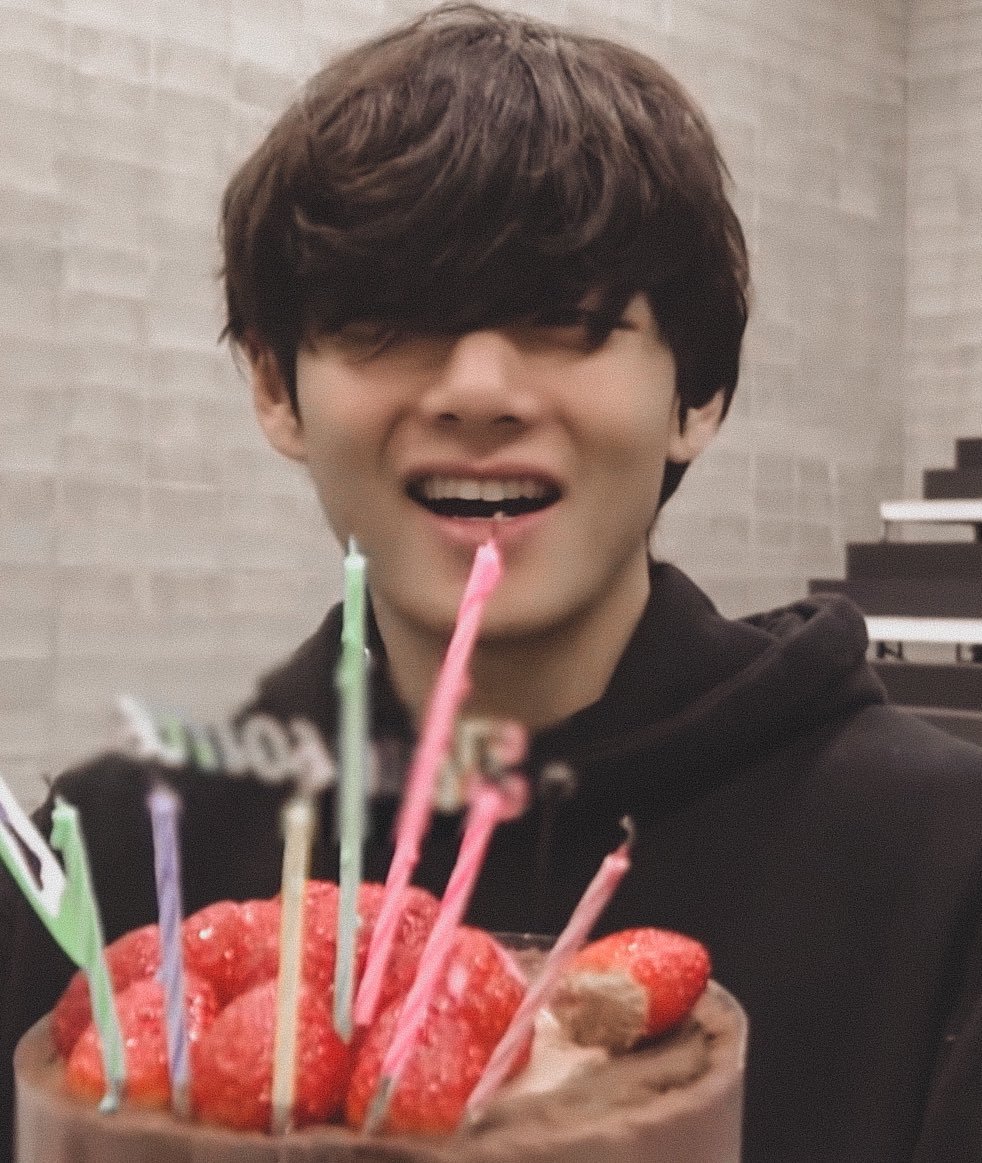 kiss_seven7's tweet photo. Ya empezó un stream party para llegar a las metas de los solos de taehyung y para que BE llegue a 1B de reproducciones en Spotify, unanse y comenten su capturas 📷 con el hts 

#StreamTAEAndBEParty @BTS_twt https://t.co/nYVwkqy4pZ