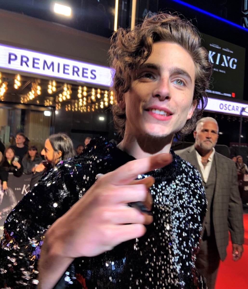how timothée chalamet looks like in real life: a thread 