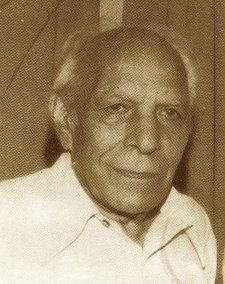Ghulam Abbas (1909 -1982) is considered to be one of the 3 pillars of the grand tradition of Urdu short story writing, together with Manto & Rajinder Singh Bedi. In 1962, Hindi novelist Upendranath Ashka, published one of Ghulam Abbas' story vansh-vriksha वंश-वृक्ष .1/3