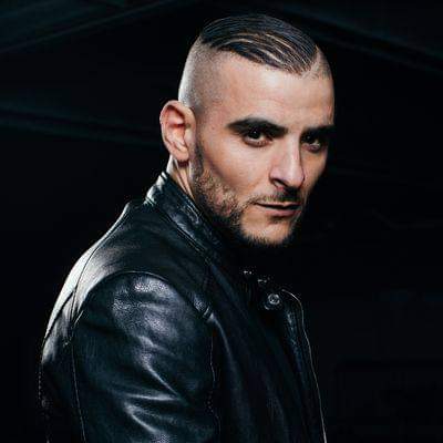 Capitol assure aussi la distribution des artistes qui ont créé leurs propres labels comme Sofiane (Affranchis Music) ou encore Booba (Tallac Records).