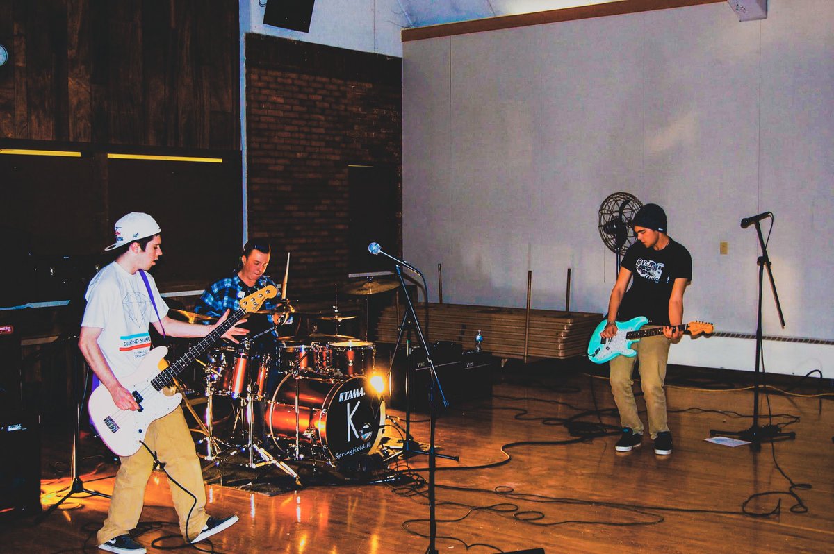 After 6 years, our debut release, “Subdue”, will finally be available for streaming on all available platforms, THIS FRIDAY! 
•
•
•
#poppunk #illinoispoppunk #midwestpunk #midwestdiy #midwestpoppunk #mixedmediaart