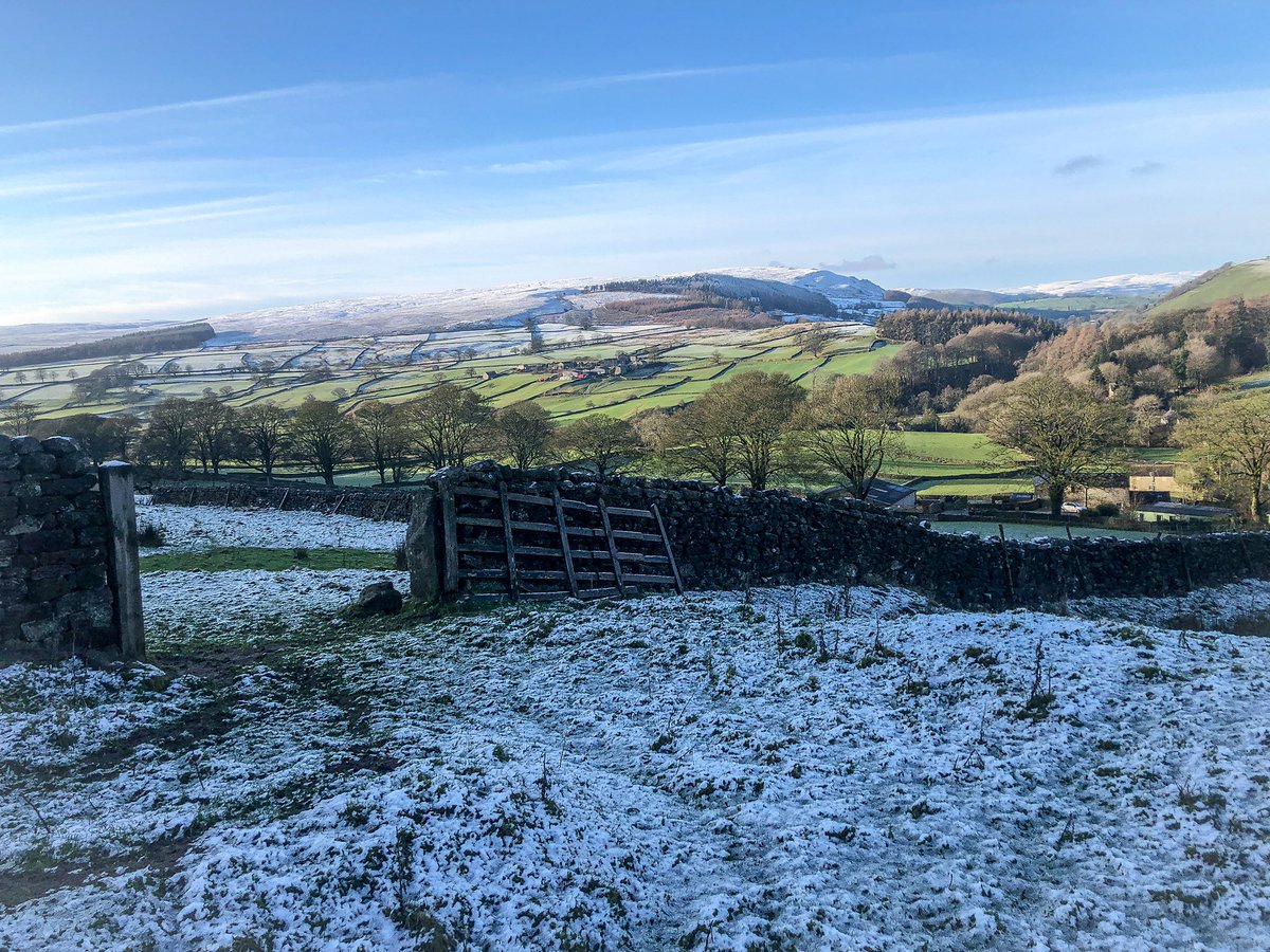 Dainite_Soul's tweet photo. Today’s walk took place from Barden all the way up to Simons Seat! #Yorkshire #Walkshire @Welcome2Yorks @JamesMason_78 Amazing views as ever and deep #snow on the tops. #Barden #Howgill #Appletreewick https://t.co/55ZLWWeKkS