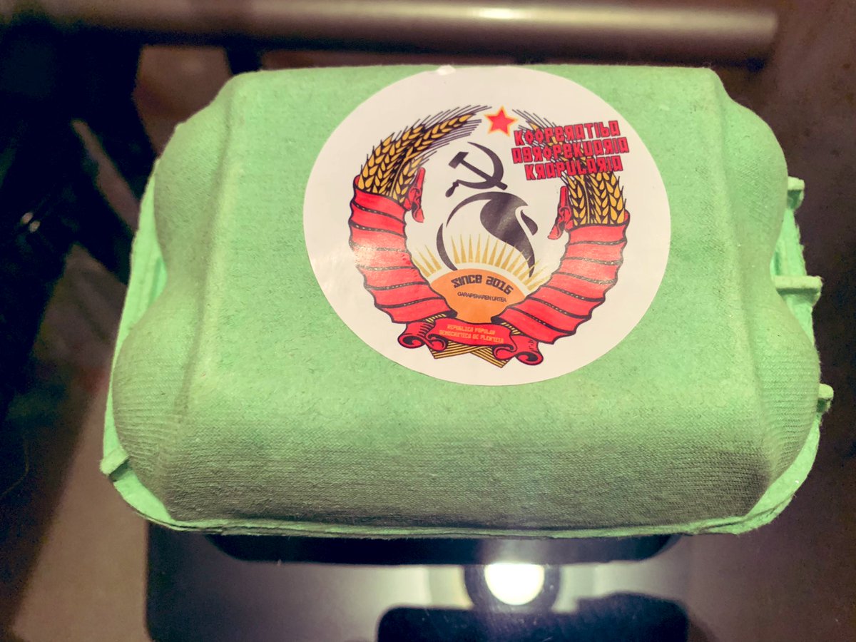agdn40's tweet photo. gallinas socialistas 🥚🥚 https://t.co/US7RUvhMqO