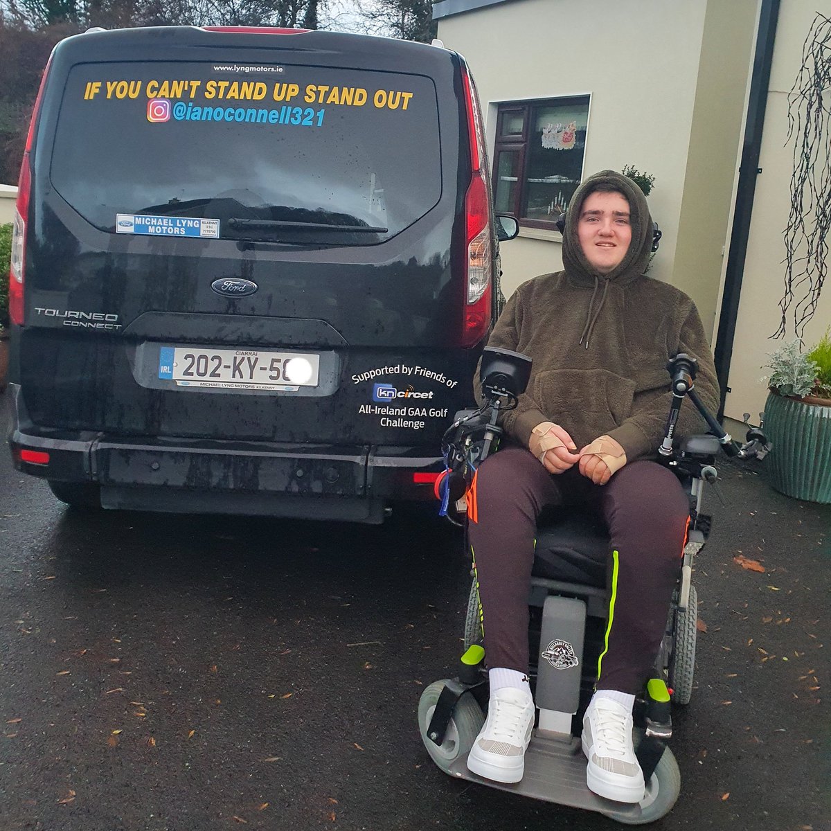 If You Can't Stand Up, Stand Out ❤✌

#allirelandgolfchallenge
#michaellyngmotors #wheelchairlife #ioc #ifyoucantstandupstandout