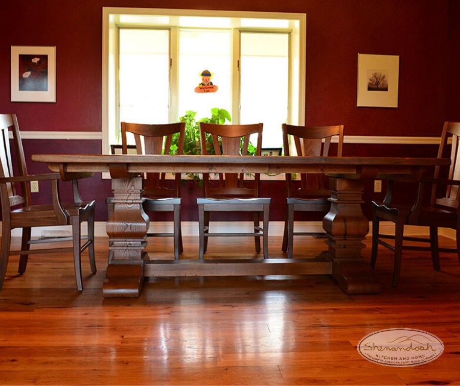 TheTableLady's tweet image. Reclaimed barnwood makes beautifully elegant dining room furniture. Our craftsman can craft the perfect pieces to fit your style and taste.
.
#shenandoahkitchenandhome #barnwood #reclaimedwood #homedesign