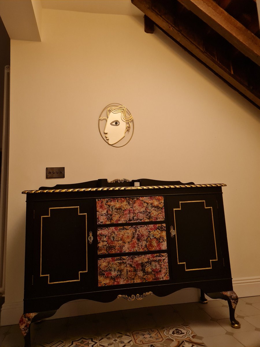 <a href="/JoanneHynes/">JOANNE HYNES</a> The beautiful mirror found its home.💜