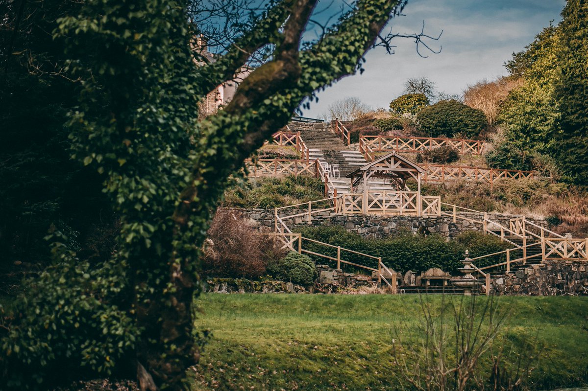 talhenbonthall's tweet photo. 🍃Talhenbont Hall is the perfect outdoor wedding venue🍃

We have the most beautiful outdoor pergoda overlooking the River Dwyfach and ancient woodland. Based on the Llyn Peninsula in North Wales.
 #outdoorweddingvenues #northwalesweddingvenues #gardenwedding #outdoorwedding https://t.co/sdQE656Z9B
