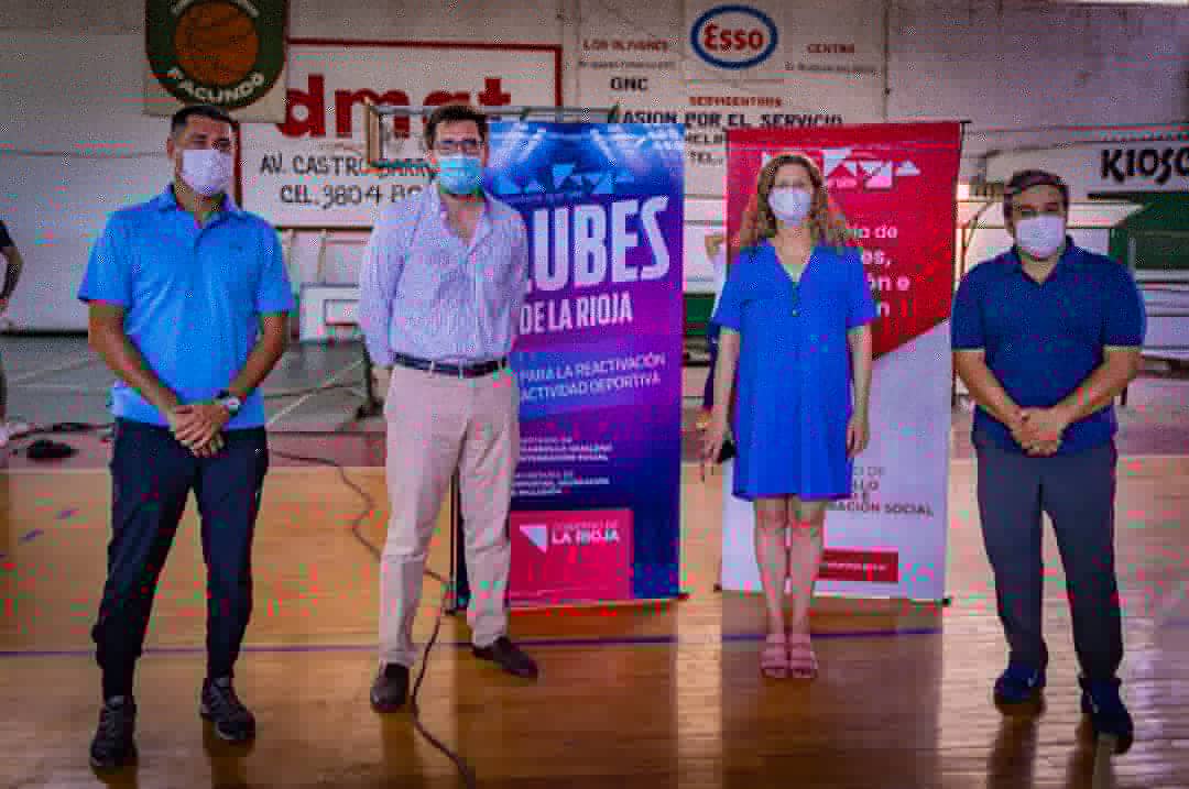 JorgeCordobaLr's tweet photo. Junto al jefe de gabinete @JuanLunaCorzo y Ministra de Desarrollo @GabyPedrali presentamos el programa provincial #ClubesDeLaRioja 
'fondo para la reactivación deportiva' Consiste en una asistencia económica para las instituciones, asociaciones y federaciones deportivas. https://t.co/8giAaKaIGI
