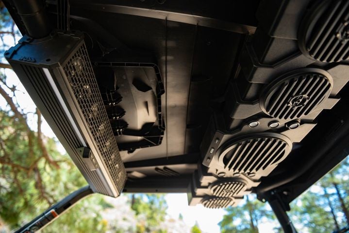 BossAudio's tweet image. What's better than a BOSS sound bar on top of your ride?
TWO BOSS sound bars on top of your ride!

#bossaudio #bossaudiosystems #boss #atv #atvspeaker #atvspeakers #soundbar