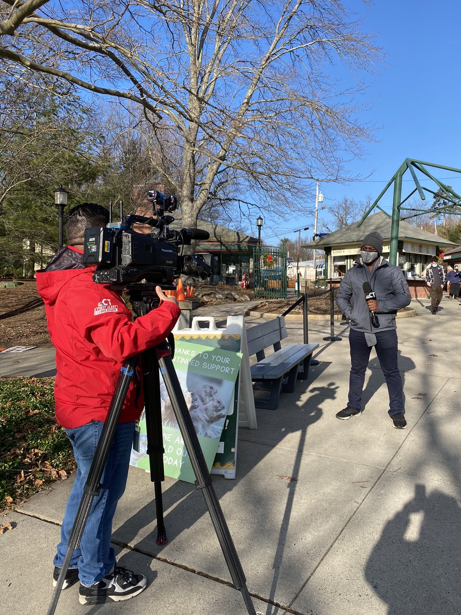 Tune into <a href="/NBCConnecticut/">NBC Connecticut</a> at 5 and 6 on Monday Dec28 for a great Zoo story. Thanks <a href="/MichaelFullertv/">Michael Fuller</a>  and <a href="/PhotogJoseGomez/">Jose Gomez 🎥</a>!