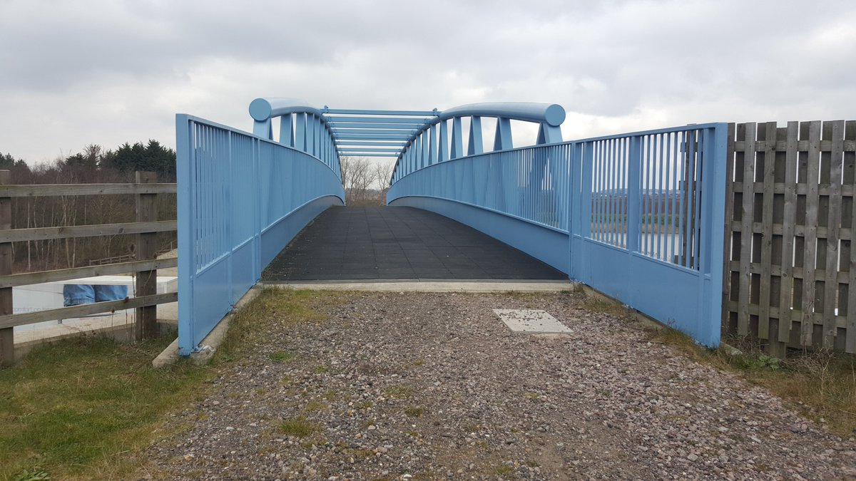 Then we have trusses – complex steelwork members which act as one huge beam to create a span.. We all know triangles are strong, right? Trusses make use of triangles to act as a giant beam. Very popular in America and in the UK for footbridges: these types are bow Warren trusses: