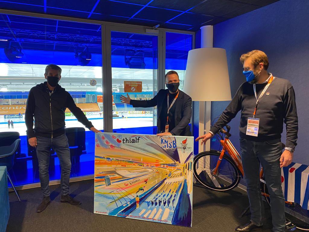 Persoonlijk records, baanrecords en zelfs een tweede snelste tijd op 10.000 meter ooit gereden wereldwijd (!). Dit deden onze nationale topsporters mede dankzij nationale top inzet van @HouseOfSports <a href="/KNSB/">KNSB</a> en alle medewerkers en vrijwilligers van <a href="/Thialf/">Thialf</a>. Klasse!