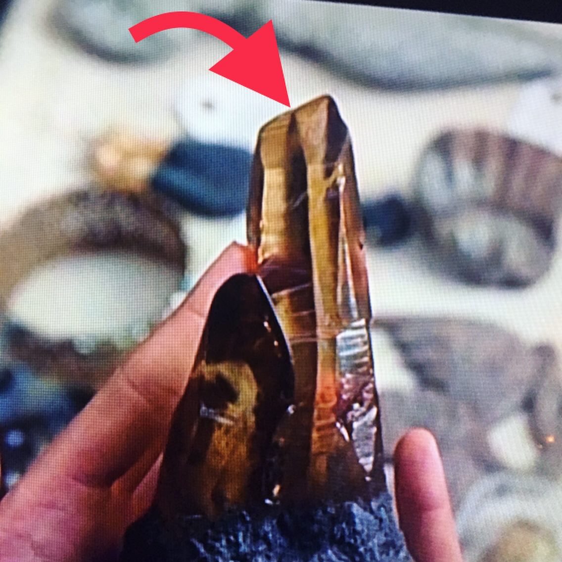 4. Quartz (var. citrine) does not have perfect cleavage like the prop in the movie !