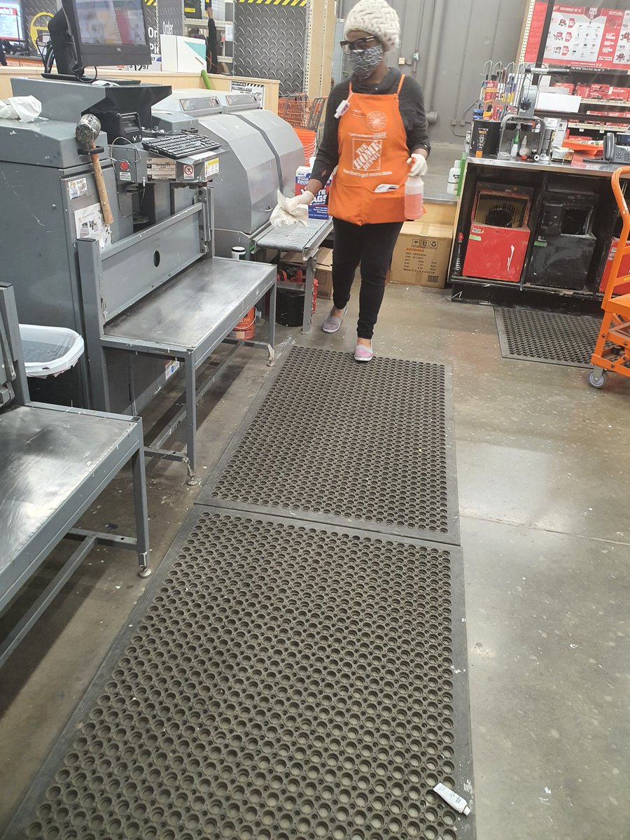 Safety associate of the day goes to <a href="/specialtydh/">SpecialtyDH_8584</a> for disinfecting the Paint department! Good job Erika good job looking out for everyone! <a href="/Ahoskins2020/">Amber Henderson</a> <a href="/GairettLamkin/">GAIRETT LAMKIN, HOME DEPOT</a> @jm29910 <a href="/JVegaHD1/">JVegaHD</a> #KEEPpeopleorangesafely #caughtorangehanded
