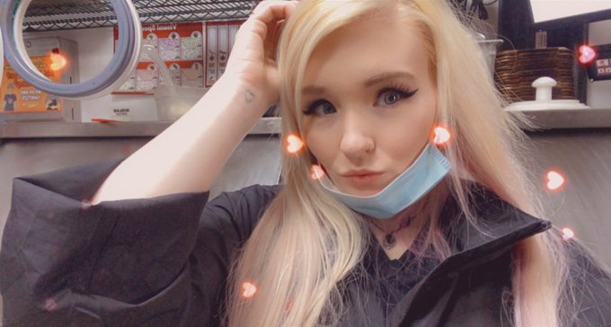 I am tired of working, subscribe to my only fans so I can quit 😅 https://t.co/qPQAgxSUYF<a href="/tag/onlyfans"class="tags"><span>#onlyfans</span></a><a href="/tag/sellingcontent"class="tags"><span>#sellingcontent</span></a>