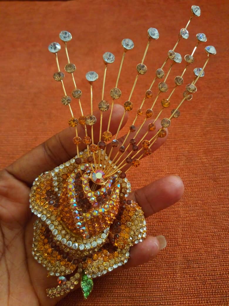 Moc_Jewels's tweet photo. The pink bold butterfly 🦋 and rose gold brooches. Sold https://t.co/h2xUVrz9hF