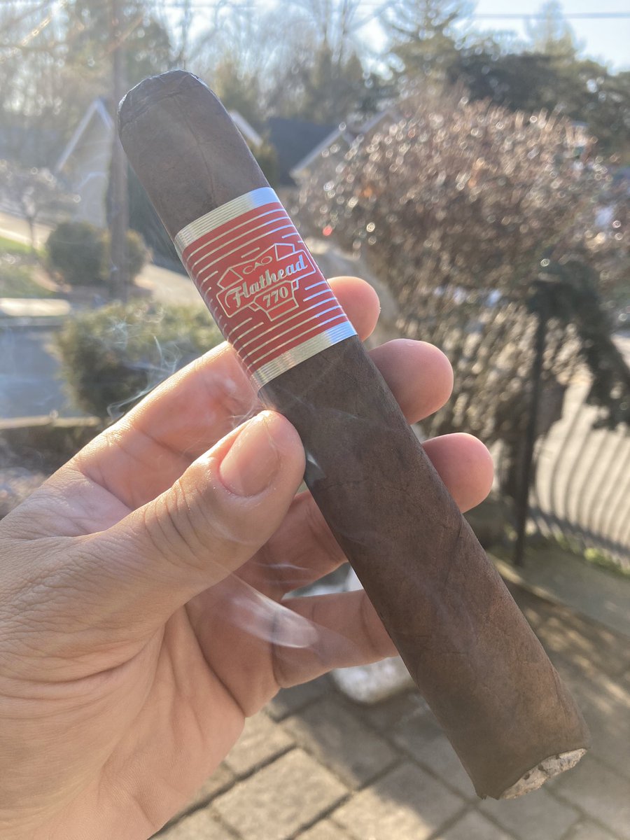 AnthonyErekat's tweet photo. “It has always been my rule never to smoke when asleep, and never to refrain when awake.” Mark Twain. My number 6 #Cigar for 2020 is this delicious #Flathead770 @caocigars it’s HUGE and tasty a smooth full bodied celebration #CigarLife https://t.co/srDTQ9KxX0