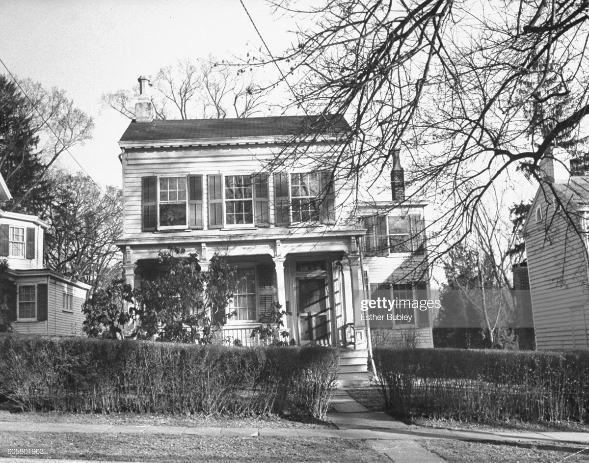 RT @phalpern: Albert Einstein's house in Princeton:  112 Mercer Street

Photographed 1953 and today https://t.co/dFCQT67D9n