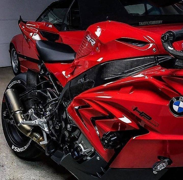 MoreMotorcycles's tweet photo. BMW HP4 https://t.co/70Nn6FVPNw