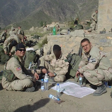 militarymadebox's tweet photo. Military Made is proud to partner with the amazing people @combatflipflops
Founded by former Army Ranger Matthew “Griff” Griffin and Spc. Donald Lee Combat Flip Flops makes footwear and apparel that’s manufactured in conflict zones.
#MilitaryMade #CombatFlipFlops #Veteran https://t.co/Zeb7VgpeFz