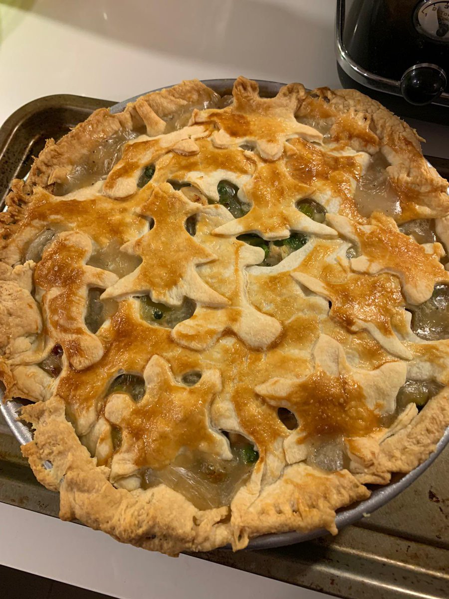 tamirpdavis's tweet photo. First attempt and so happy with the end result! Thanks @jamieoliver for your leftover turkey Christmas pie  recipe. Absolutely delicious 😋 🥧@Ollie_Davis #KeepCookingAtChristmas https://t.co/7clKDSv1yc