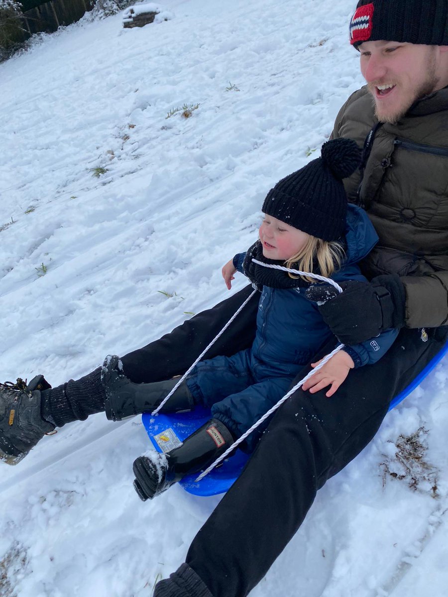 A_Frank123's tweet photo. @FrancescaRsmith snowday ❄☃️🛷 https://t.co/kMOyKFdmEN