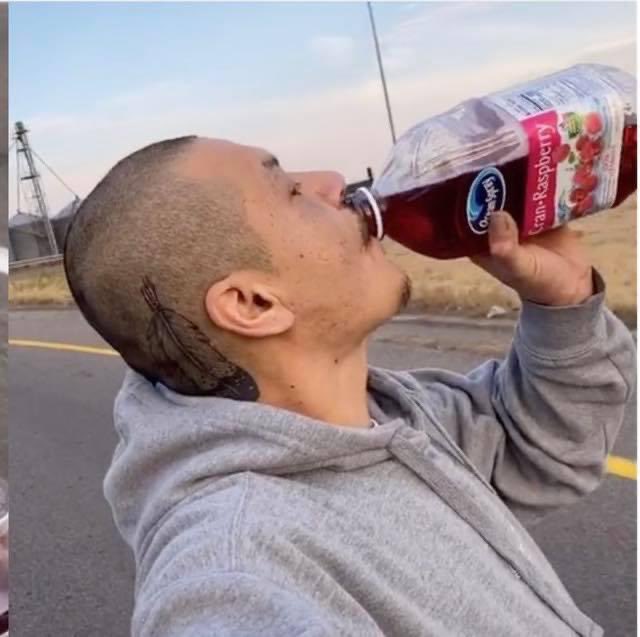 ThatManChap's tweet image. I can be your Ocean Spray
Or
I can be your Twisted Tea