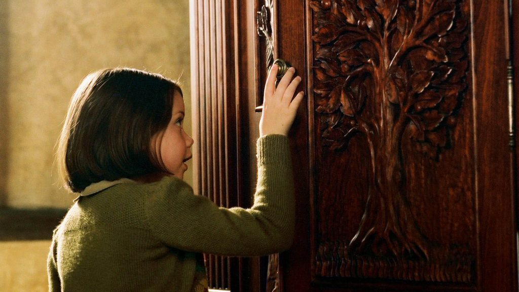 The Chronicles of Narnia: The Lion, the Witch and the Wardrobe (2005) .