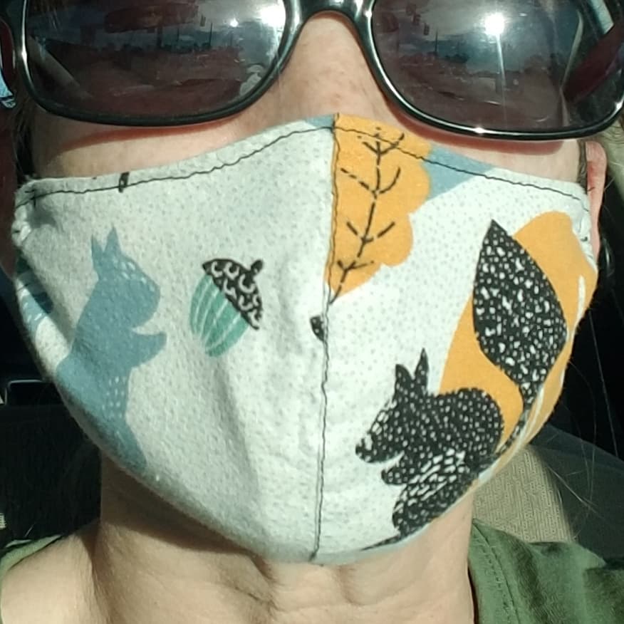 SquirreltopiaWR's tweet photo. I made myself a mask for Christmas! I love it, and it fits my tiny face! Filter pocket and filter in it of course, I can't risk getting the creepy crud, I don't have time for a hospital!
#NoCreepyCrud #mask #squirrel #squirrellove #squirreltopia https://t.co/N9oqMaqTOX