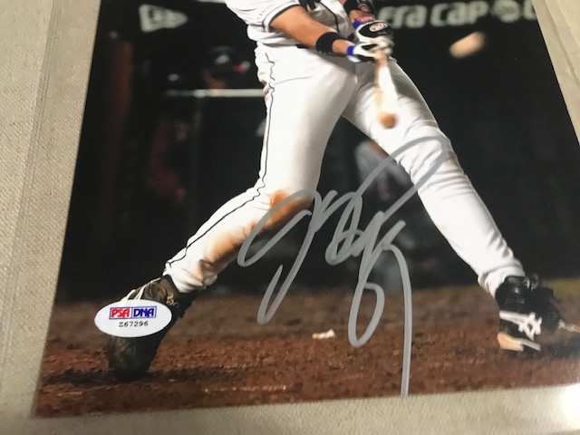 spoliz911's tweet photo. Mike Piazza fans? 8x10 Signed New York Mets Photo PSA DNA certification sticker and card ... $62 shipped ... #collect #thehobby #autographedphotos https://t.co/6CwGHnN0q0