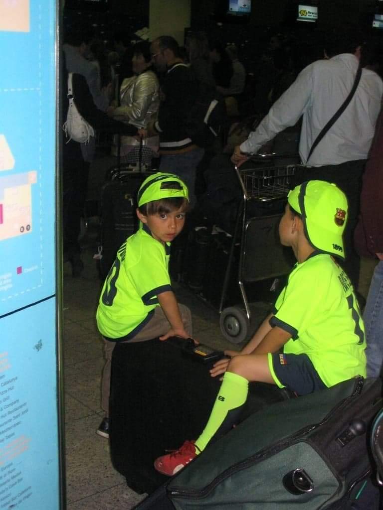 Son frère et lui sont donc Barcelonais depuis leur naissance. (Photo 1 : en route vers le Camp Nou)