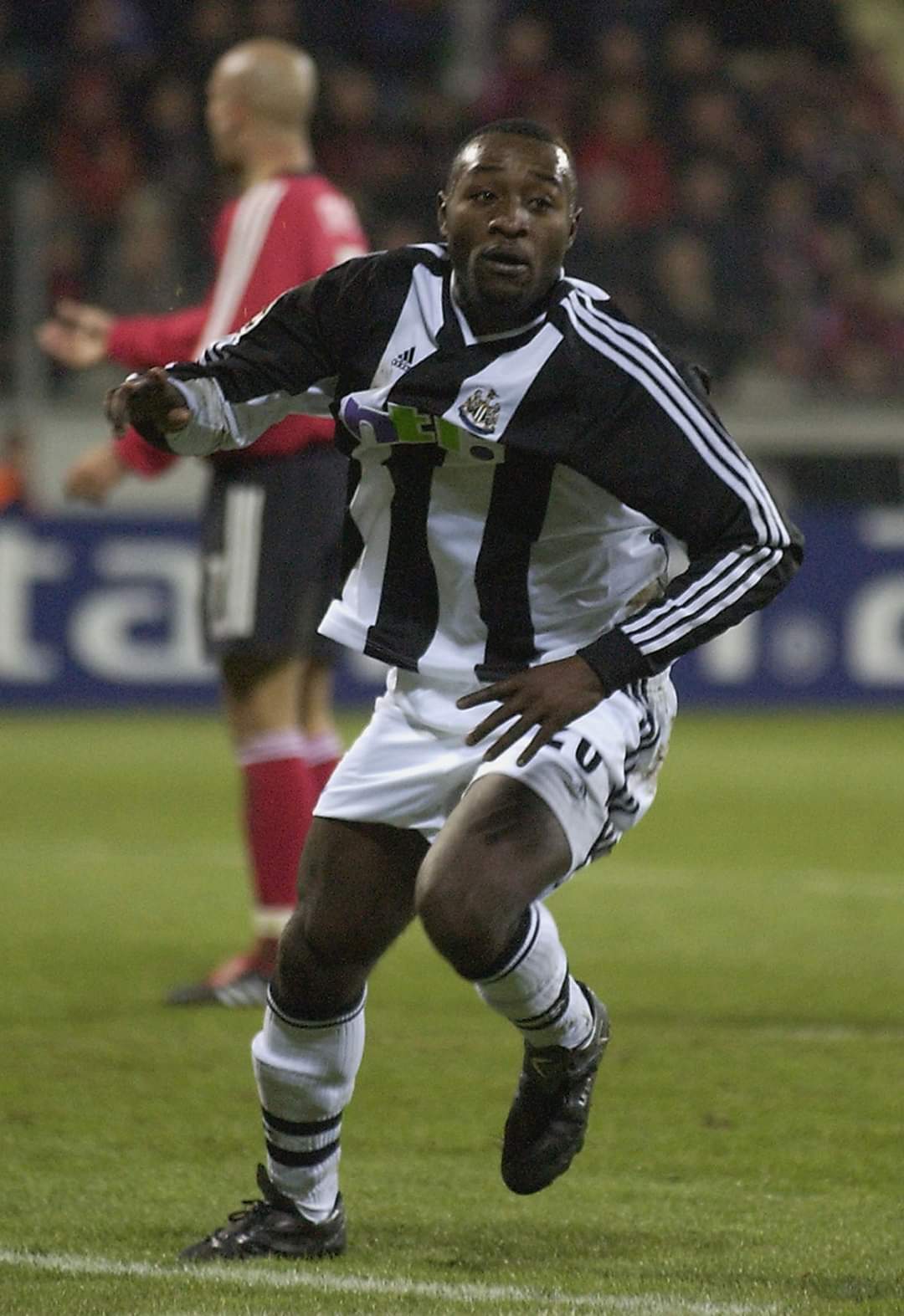  Happy birthday to former Newcastle United striker Lomana LuaLua  Paul | Magpie 24/7 