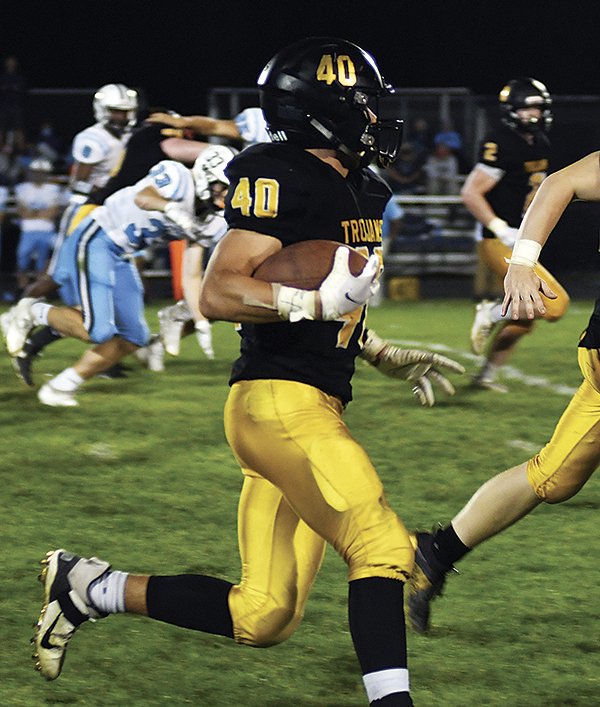 RossThedeTR's tweet image. The T-R's All-Area Football Team was led by a 3-headed monster, as @cwillic20 @luke_pinnick and @BraydenEvertsen shared Player of the Year honors. #iahsfb

Here's their stories: 
Williams: timesrepublican.com/sports/local-s…
Pinnick: timesrepublican.com/sports/local-s…
Evertsen: timesrepublican.com/sports/local-s…