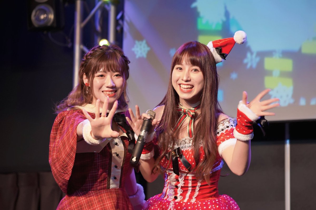 りょっくん 姫かな かなむん クリスマスライブなので クリスマスソングをデュエット で歌ってたのですが その時の撮影タイム 的な時の様子です やっぱ クリスマスは特別な日なので 特別な演出がいいですね アイロボ クリスマスライブ 美咲