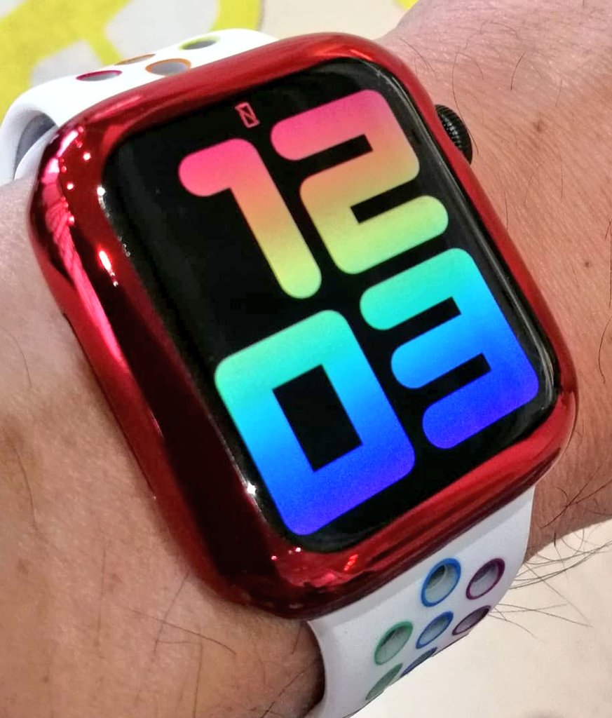 村野達郎 Apple Watch シリーズ6から販売されたnikeバンドの穴がレインボーカラーなな合わせて 文字盤も レインボーカラーに アップルウォッチ Applewatch 文字盤 ウォッチフェイス Wwatchface 時計 腕時計 Apple アップル Iphone