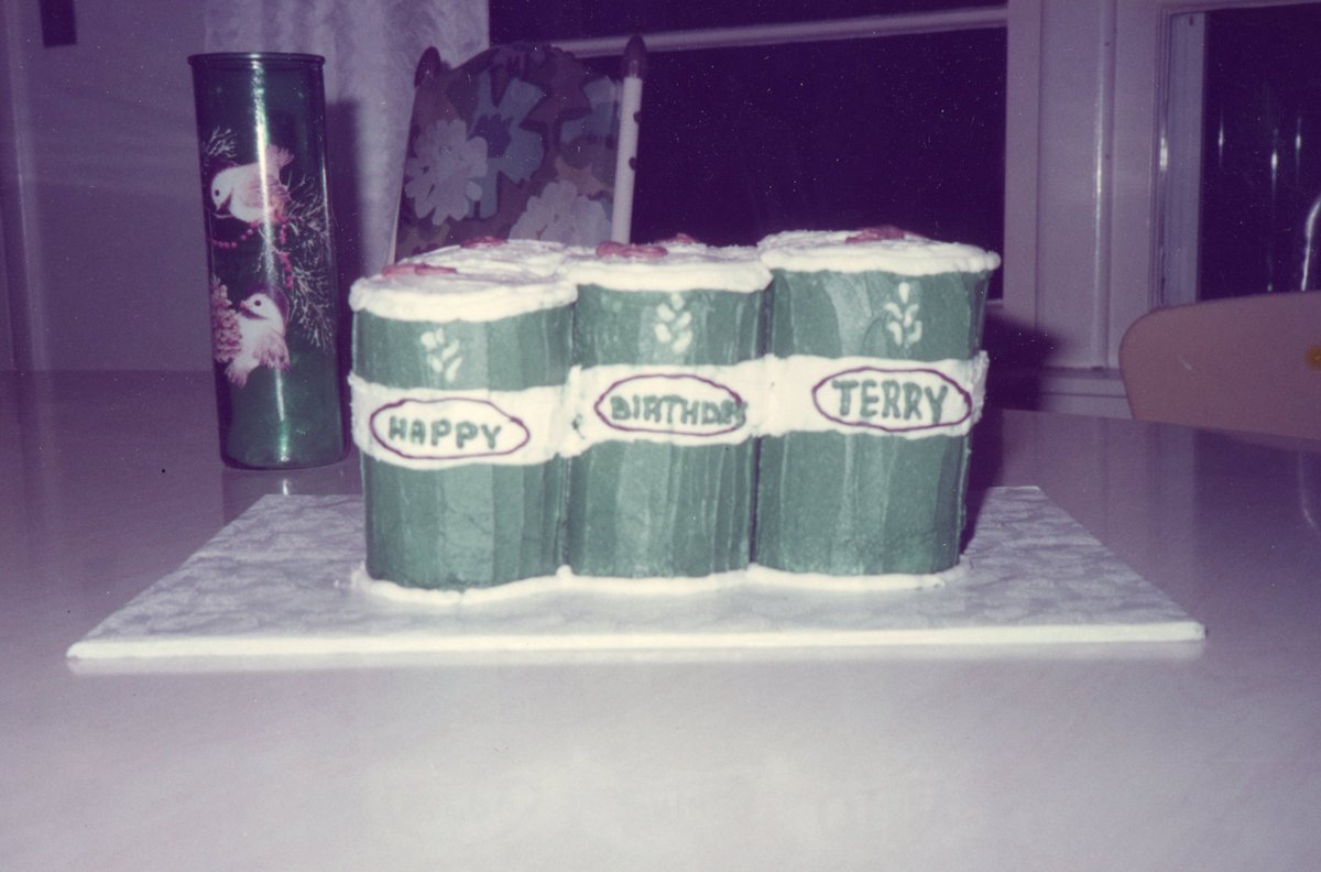 B_RIVETed's tweet photo. Hey @GeneseeBrewery, would you be shocked if I told you your 6-packs have actually been cake THIS WHOLE TIME?!🤯

(Photos found in parents basement. Circa 1985) https://t.co/SqQFkk2dAT