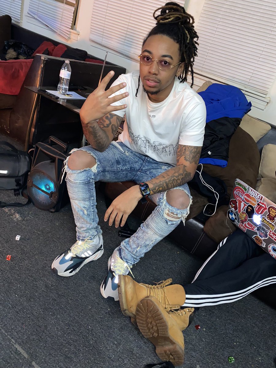 810TayDot's tweet photo. If I tell you I love you, I mean it. ❤️💯 #LLABM #LLDebo #MBK4L🦍 https://t.co/nmQPniPqht