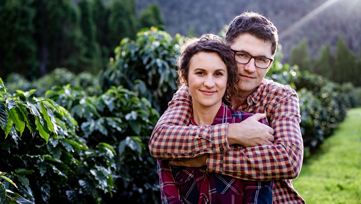 kaucoffeefest's tweet photo. Meet Alla and Rus, two more Ka'u farmers!

3 years ago they began tending Dennis Albert's farm, learning all they can from coffee pros and local farmers. Now their coffee is available from 3 retailers, boasting great reviews!

Learn more - https://t.co/nUzRWrCyQD

#KauCoffeeFest https://t.co/OIdosunYsU