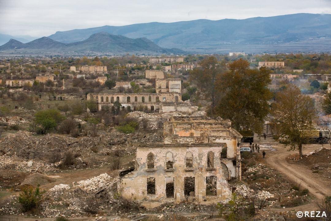 For many years  #Azerbaijan officially was asking  @UNESCO to send fact-finding mission to territories occupied by  #Armenia where 927 libraries, 60 mosques, hundreds of historical monuments, palaces/museums were destroyed as we all find out after liberation of these territories. /1