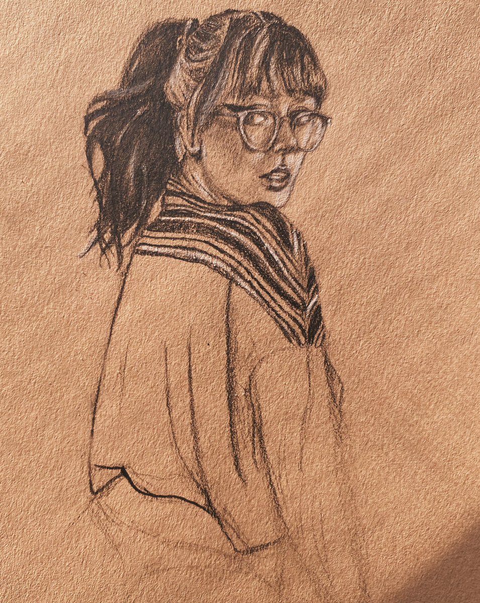 picsofwhatimake's tweet image. just a nice little unfinished sketch of @brattybvnny :)