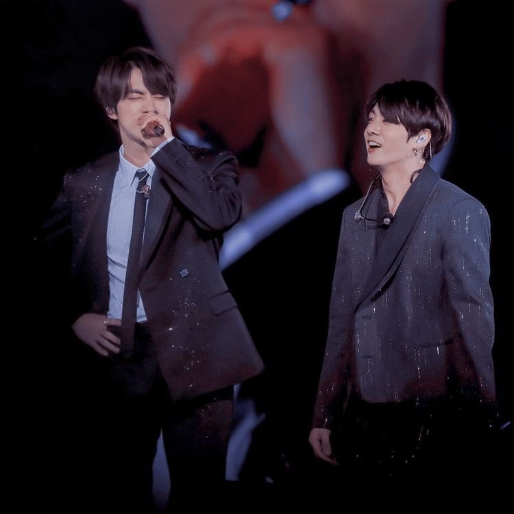 MY108TIME's tweet photo. 𝚑𝚊𝚙𝚙𝚢 𝚋𝚒𝚛𝚝𝚑𝚍𝚊𝚢 𝚝𝚘 𝚖𝚢 𝚘𝚗𝚎 𝚊𝚗𝚍 𝚘𝚗𝚕𝚢 𝚜𝚎𝚘𝚔𝚓𝚒𝚗 ༄
dt: @_h0ldmetae 

a thread of quotes that make me genuinely think of you/us anytime I hear them — https://t.co/0v4QRD9CuL