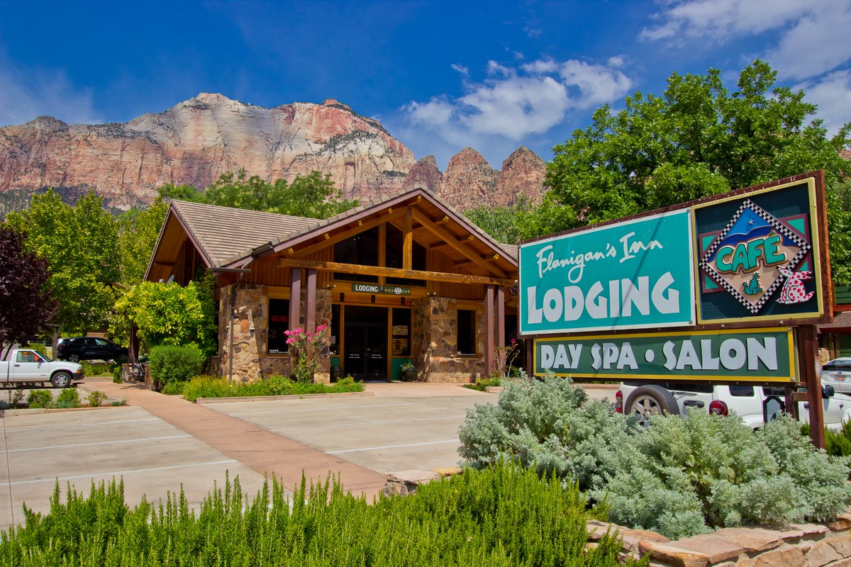 GreaterZionUtah's tweet photo. It will feel like the adventure never ended when you choose #GreaterZion lodging accommodations with a view. #SpringdaleUtah #StayGreater https://t.co/Xa6CKUZH7q