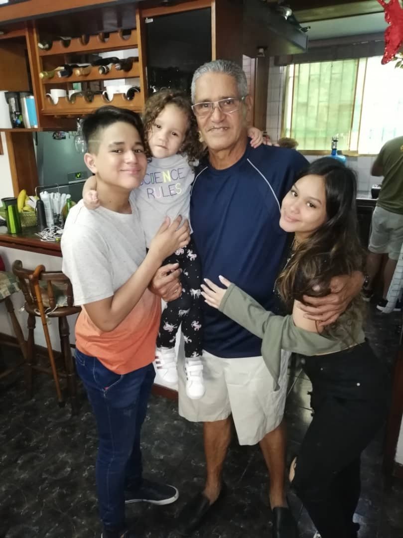 fudexbaseball's tweet photo. FUDEX felicita hoy, por su día de cumpleaños, al expelotero profesional venezolano, Alfonso Collazo. ¡No era un lanzador inocente! 🎂⚾✌️ @Ozzieolivares19 @RussellVasquez1 @LuisYunko @josmanrobles @IVCnetworks @IvanMedinaM @LVBP_Oficial https://t.co/Y33fHCkFmK