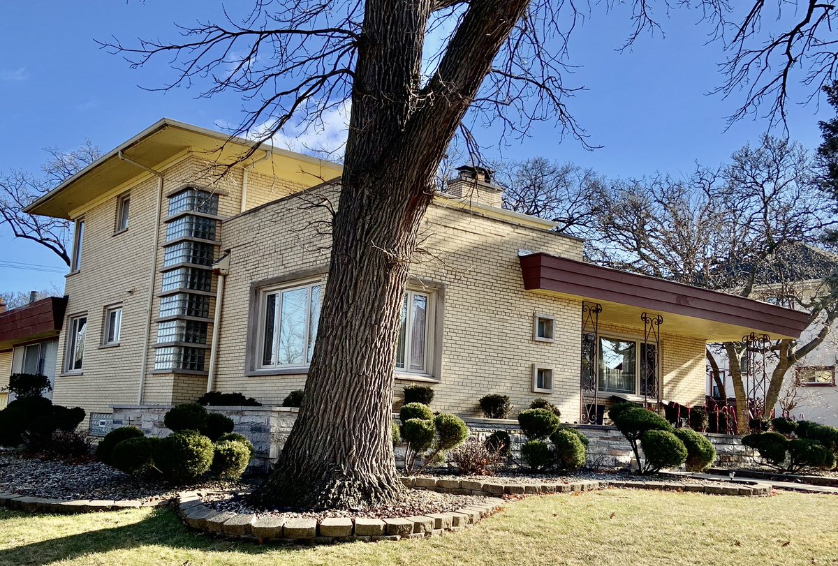 Elmer Carlson is a somewhat unsung Chicago architect of the 1930s through the 1950s. I’m here tonight to sing him.   These are some of his houses in Beverly, where he lived and where many of his buildings are. (The last 2 are different angles on the same house)