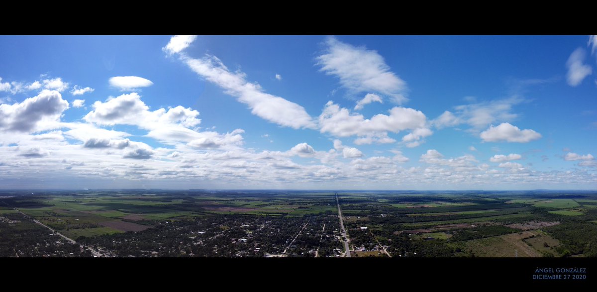 SoyGelo21's tweet photo. Las nubes de Ucum en el último domingo del 2020.
#Angelo21Go #DronePhoto #MavicMini #DJI #Clouds #Ucum #QuintanaRoo #Nubes #ILovePhotography #GoInstagram https://t.co/3WpfCndIP4