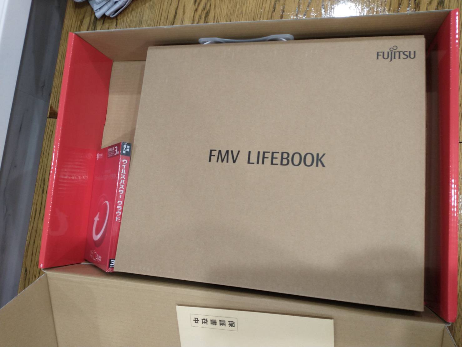 富士通　FMV LIFEBOOK AH30/F1