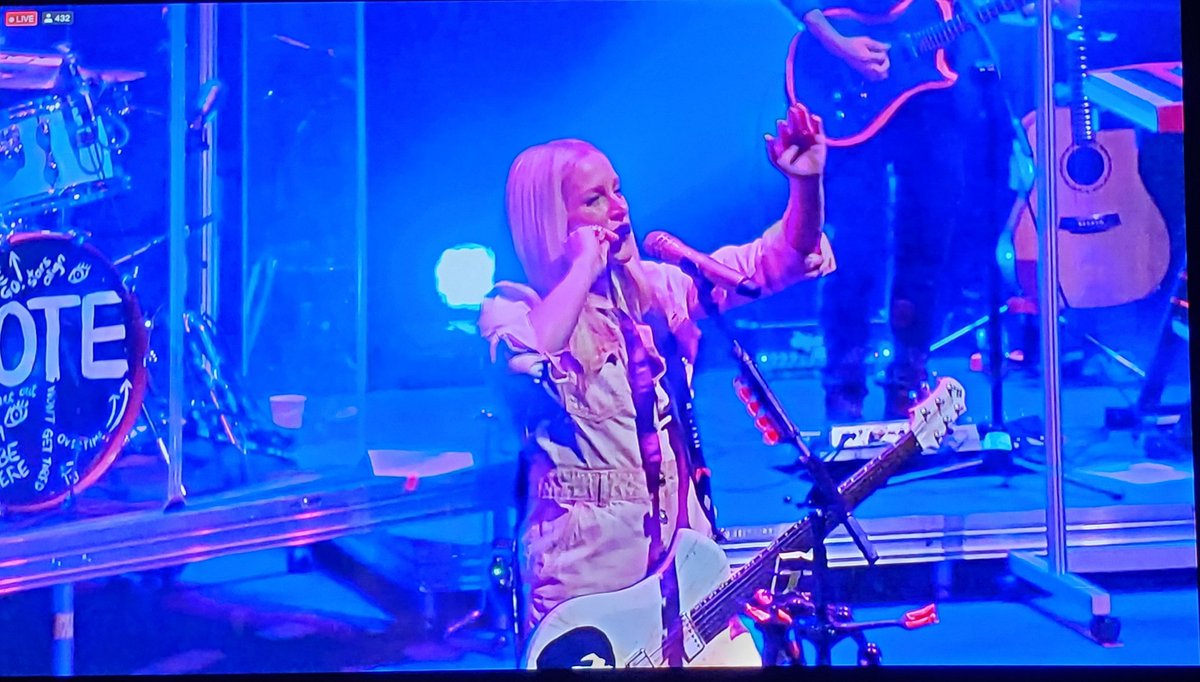 So excited to be watching the live stream of  @WalkOffTheEarth from the  @BurlingtonPAC. Thank you  @SarahBlackwood1  @gianniANDsarah and everyone else. Thank you  @BSOMF for finding a way to continue during these challenging times.  #Burlington  #Ontario   